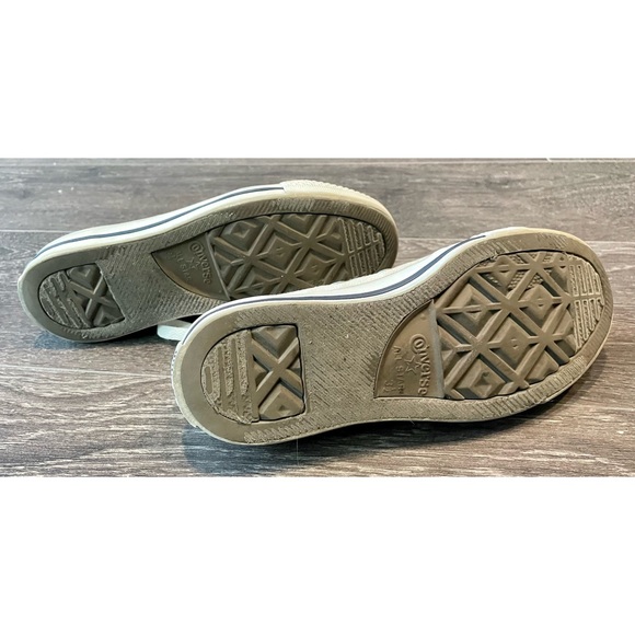 Classic Converse Women’s Sneakers - Picture 4 of 5